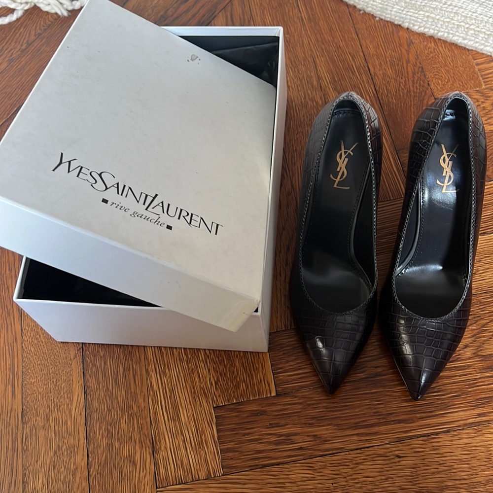 YSL Pumps in Dark Charcoal with Wood Heel